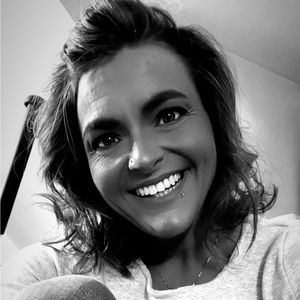 Meet your Posher, Casey